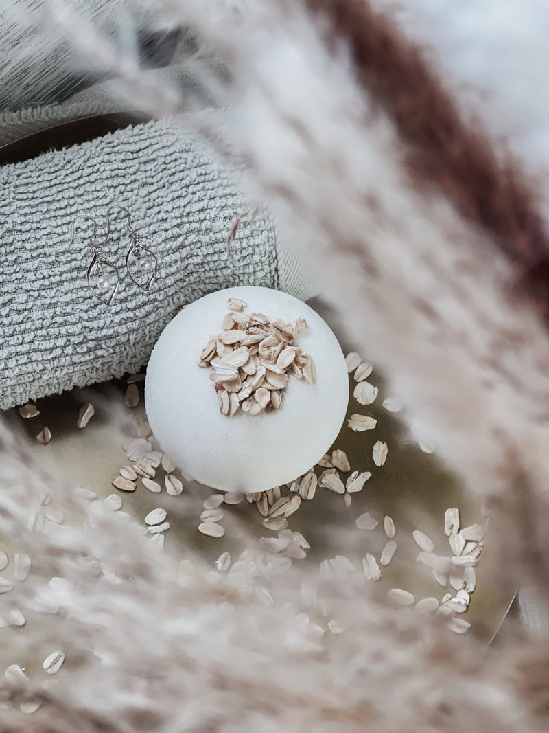 Honey & Oats Jewelry Bath Bomb